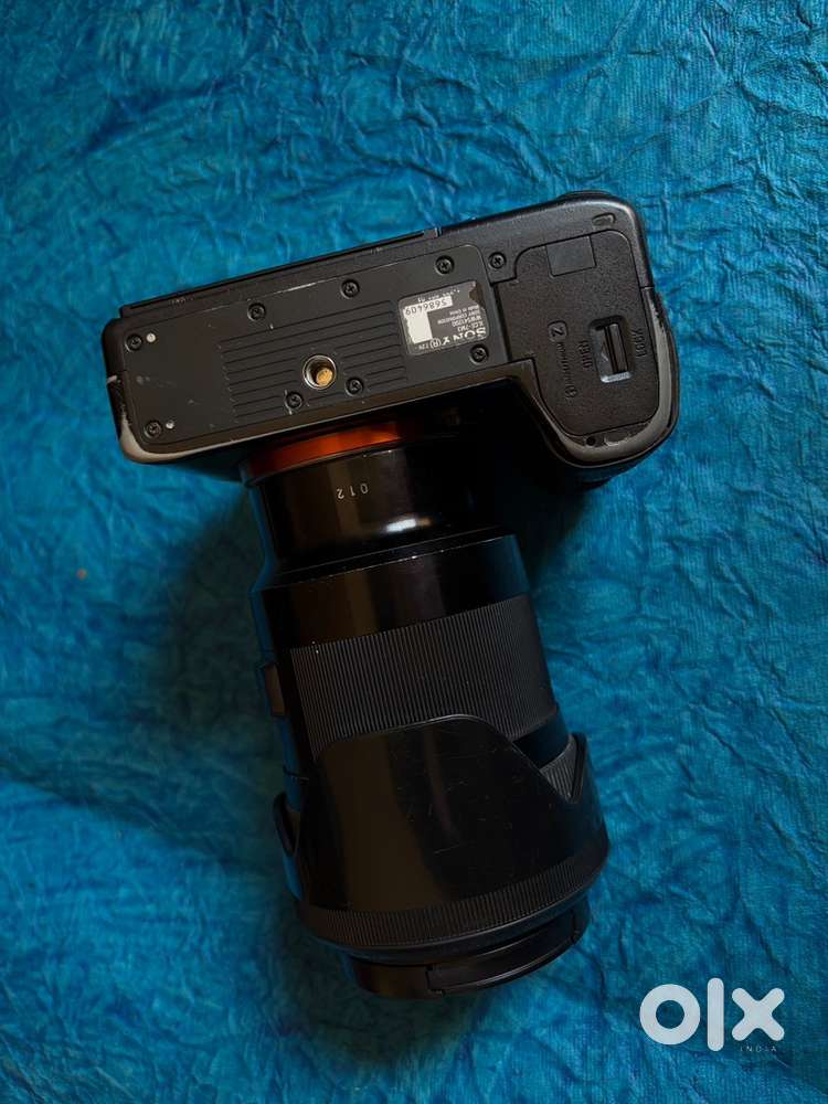 Sony α7 III (Body) + Sigma 35mm f/1.4 DG HSM Art (Sony Mount)