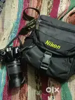 Nikon 5200d 18mm 105mm good condition with hood 1 battery