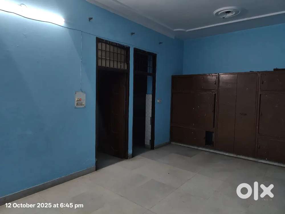 Premium Independent Villa Area on Main Road Faridabad