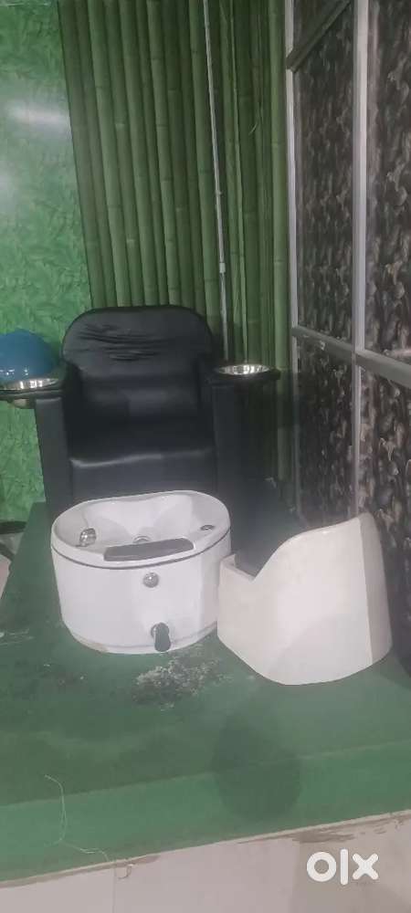 Salons furniture sell