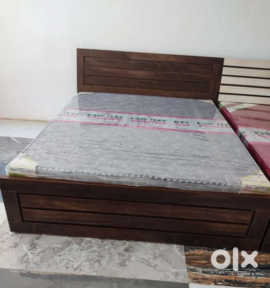 Jungle wood Finish queen Size Bed