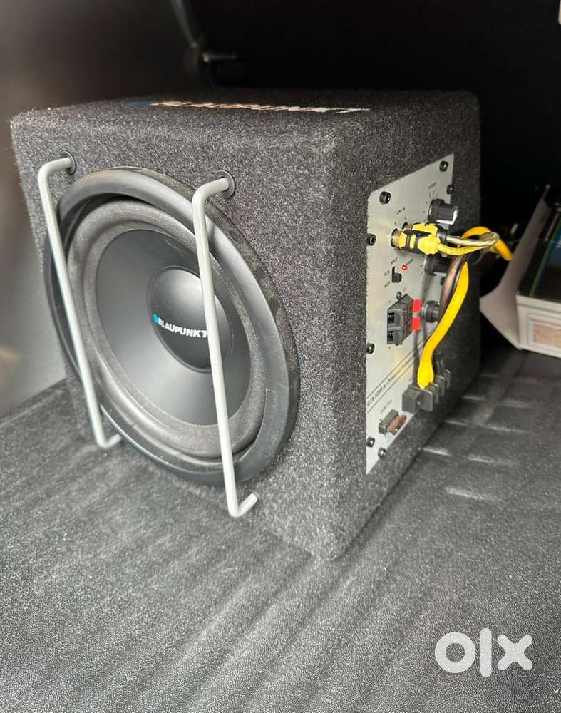 Blaupunk car bass original and 4 channel amplifier