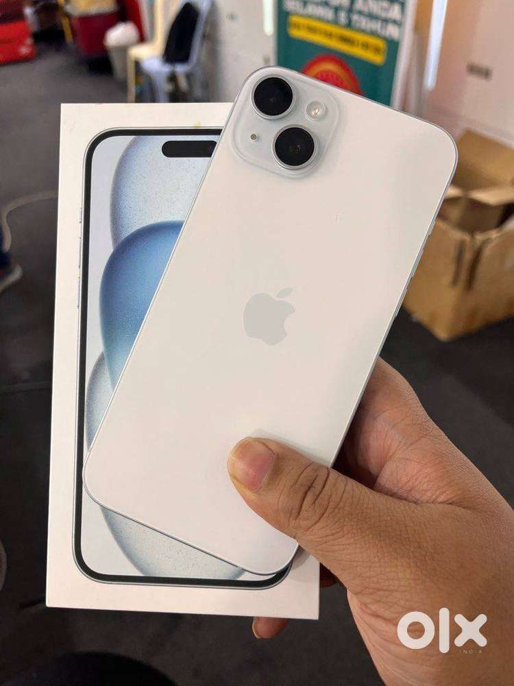 Selling iPhone 15, Mint Condition With Cycle Count 106, Variant 128GB,