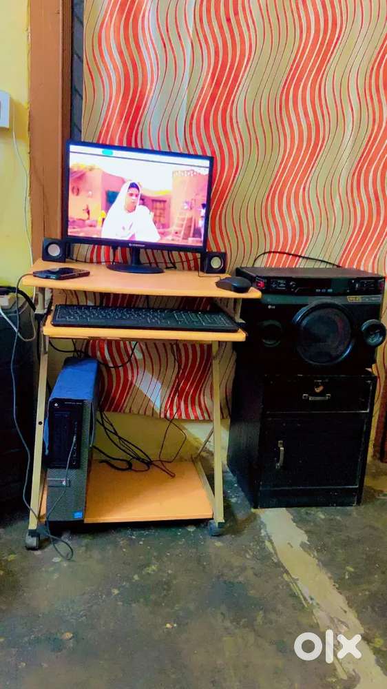 Computer  cpu dell monitor zebronic with keyboard mouse Good condition