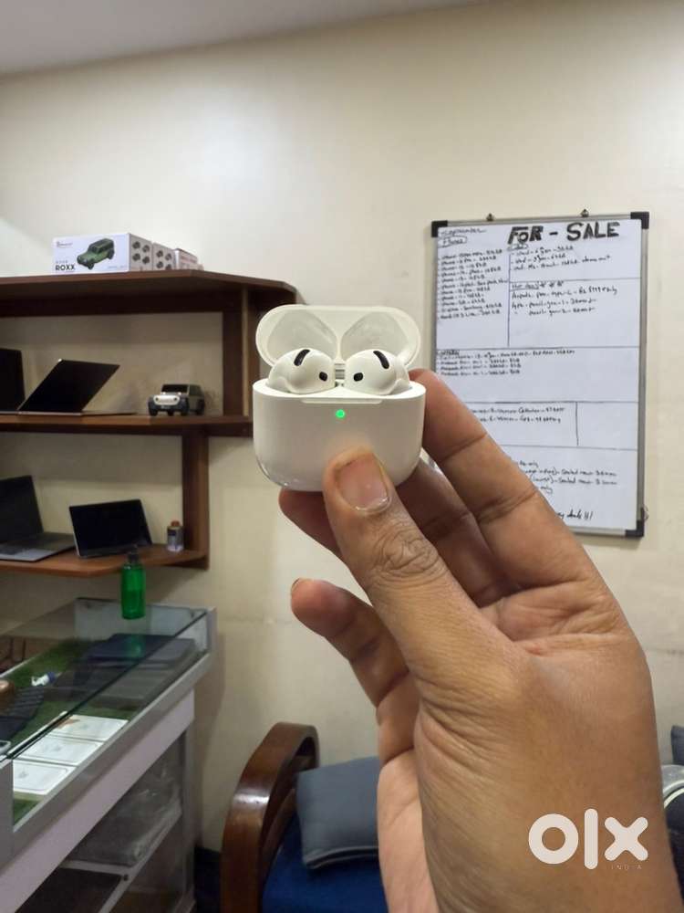 Airpods 4 UNDER WARRANTY