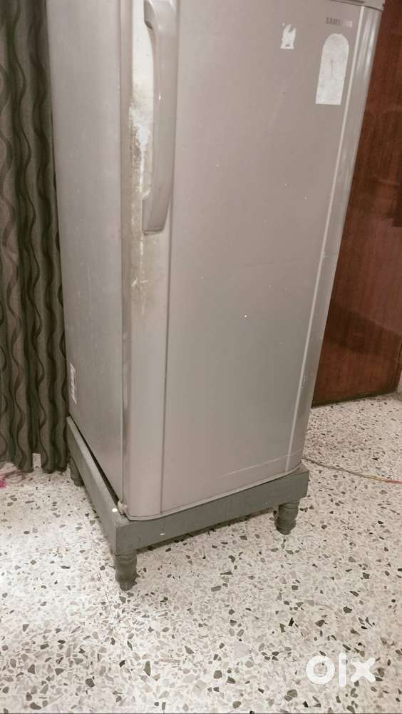 Samsung 190 litres Refrigerator , working all good.