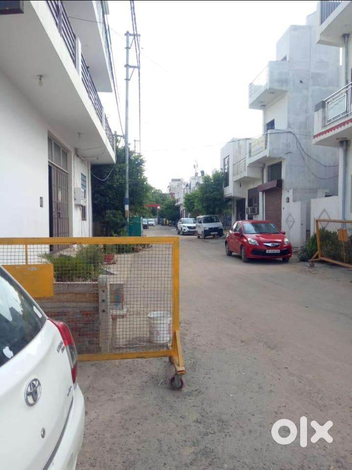 120 Gaj plot in Tilpata noida extn 500 plus family