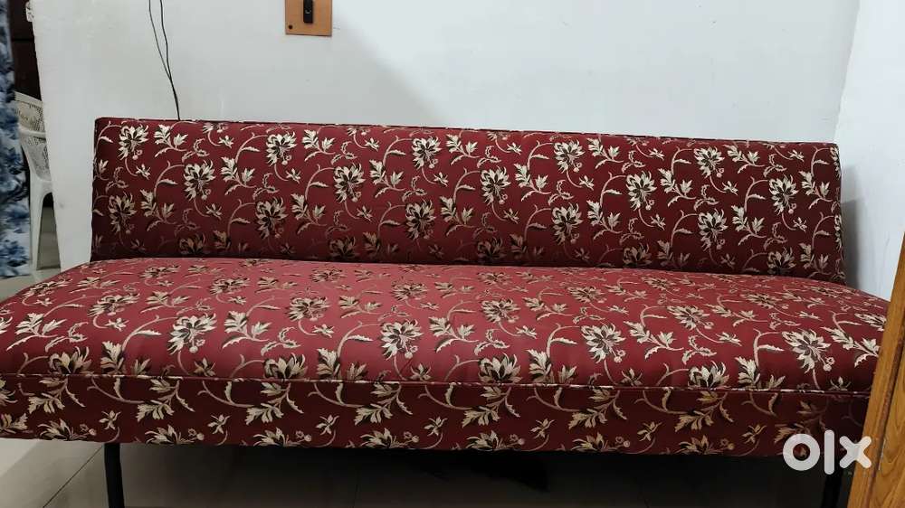Well maintained 3 Seater Sofa