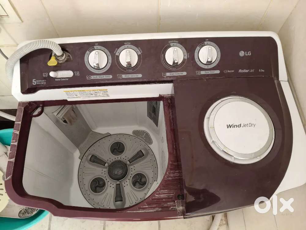 Semi automatic LG Washing Machine