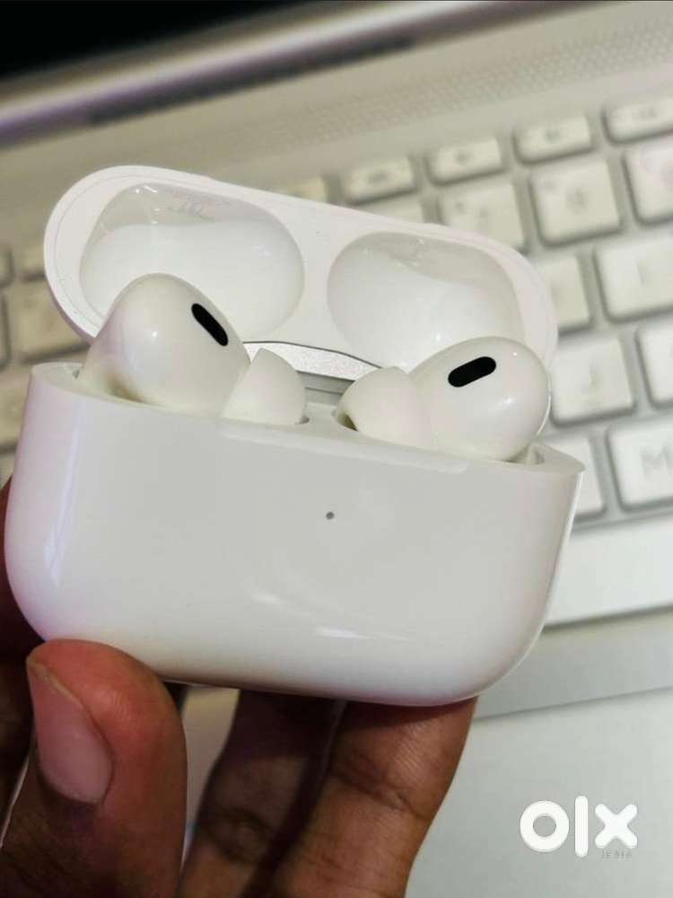 Apple AirPods Pro (2nd gen) with MagSafe Case (USB-C)