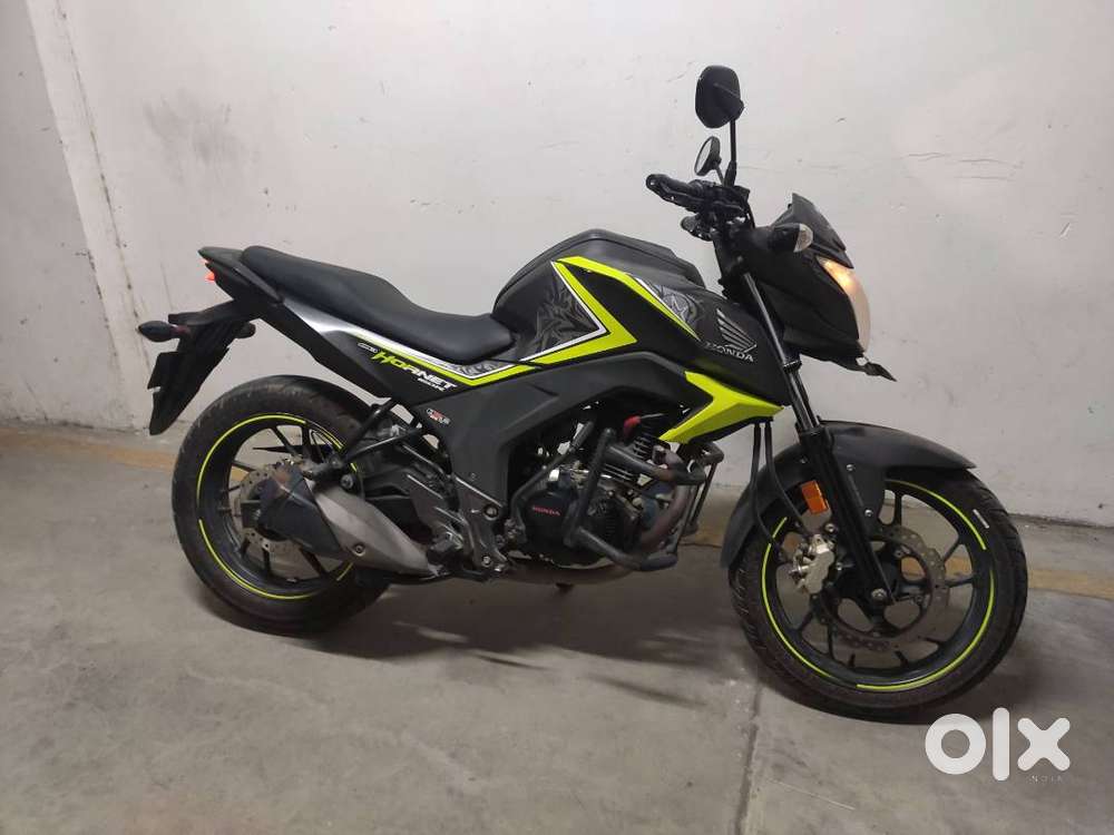 2017 Honda Hornet 160R in Yellow & Gray metallic