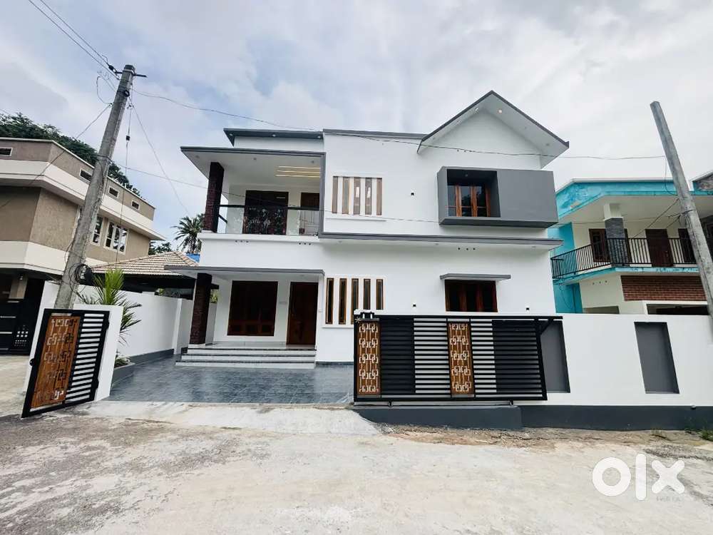 4 BHK House For Sale – Thirumala, Mangattukadavu