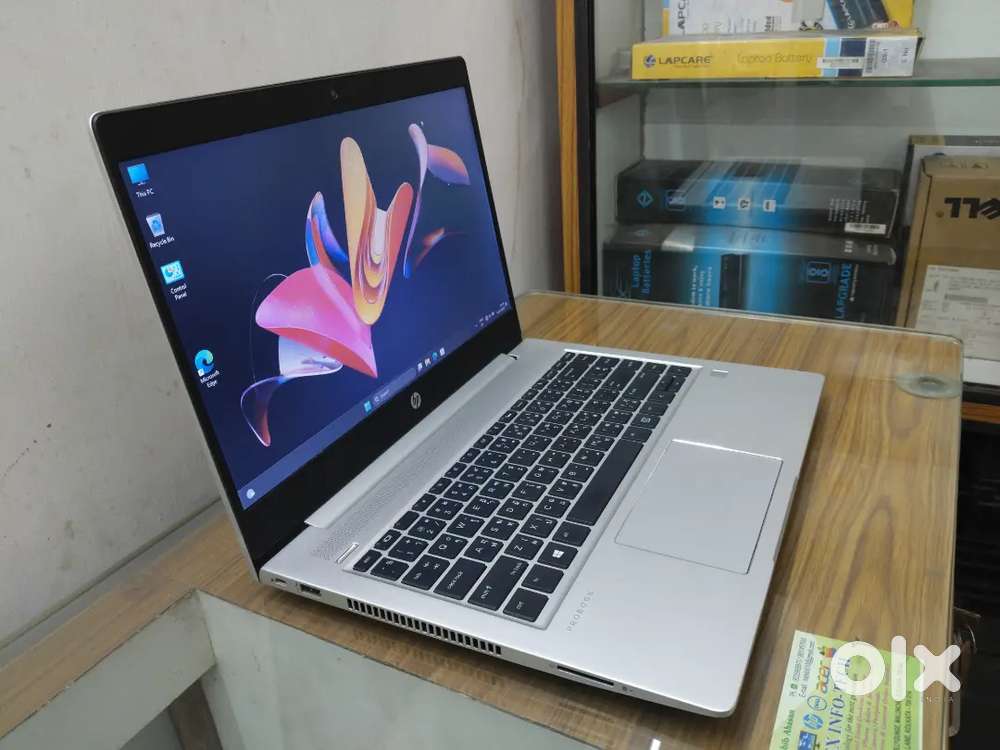 Hp fully new i7 laptop available with wrenty & bill