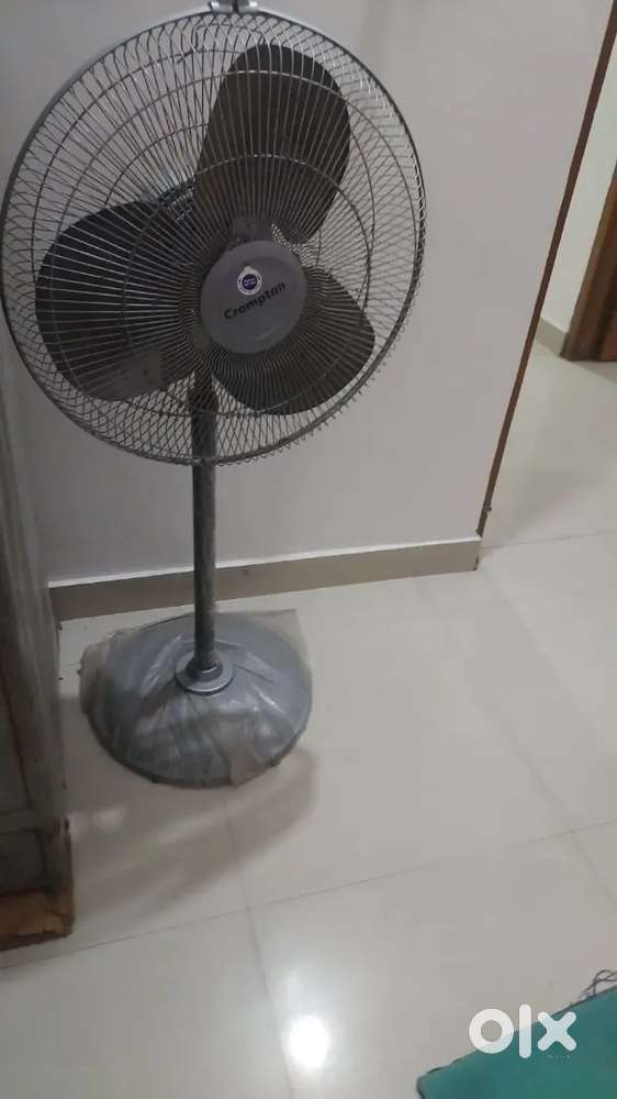 Fan Stand Bajaj