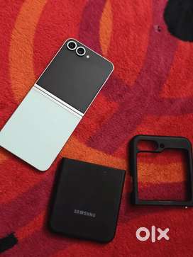 Samsung flip 6.. 6months old