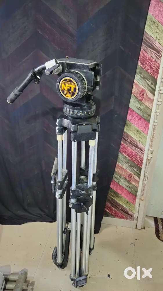 Camera tripod