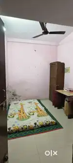 Girl roommate student only