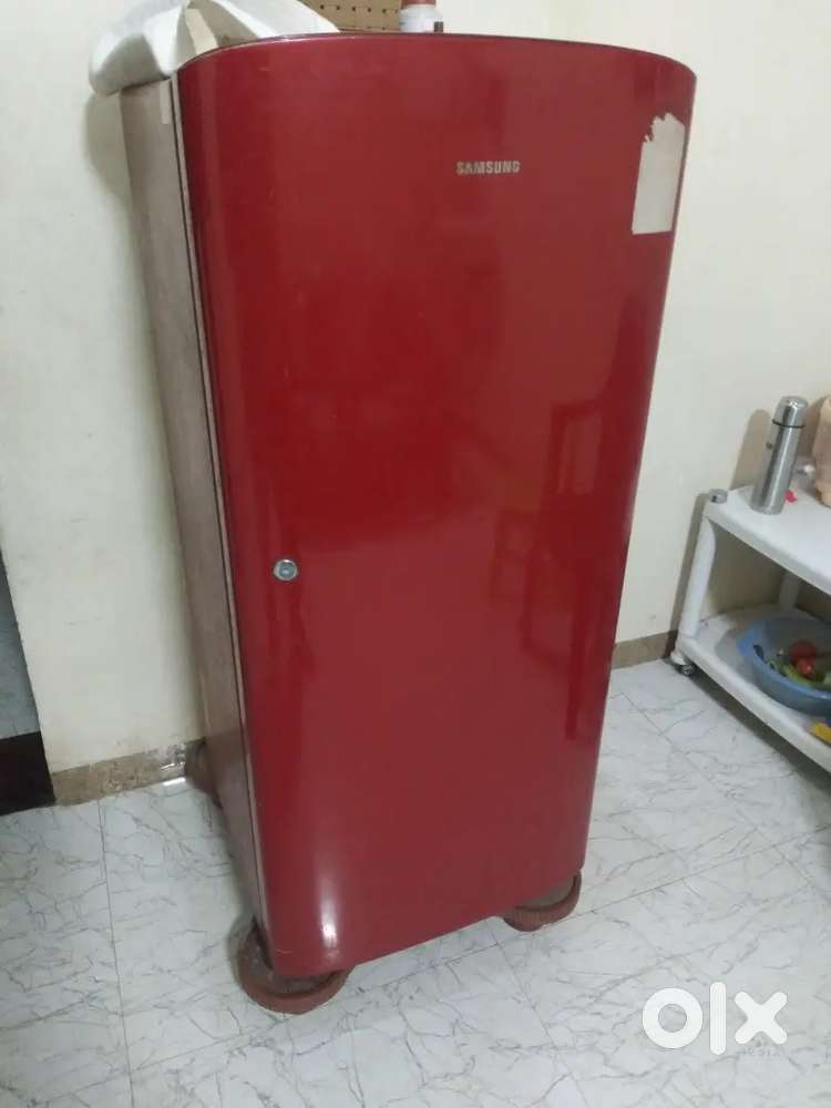 Samsung refrigerator 192 lit.