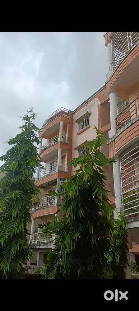 Big flat for sell in adityapur 2100 sqft 70 l