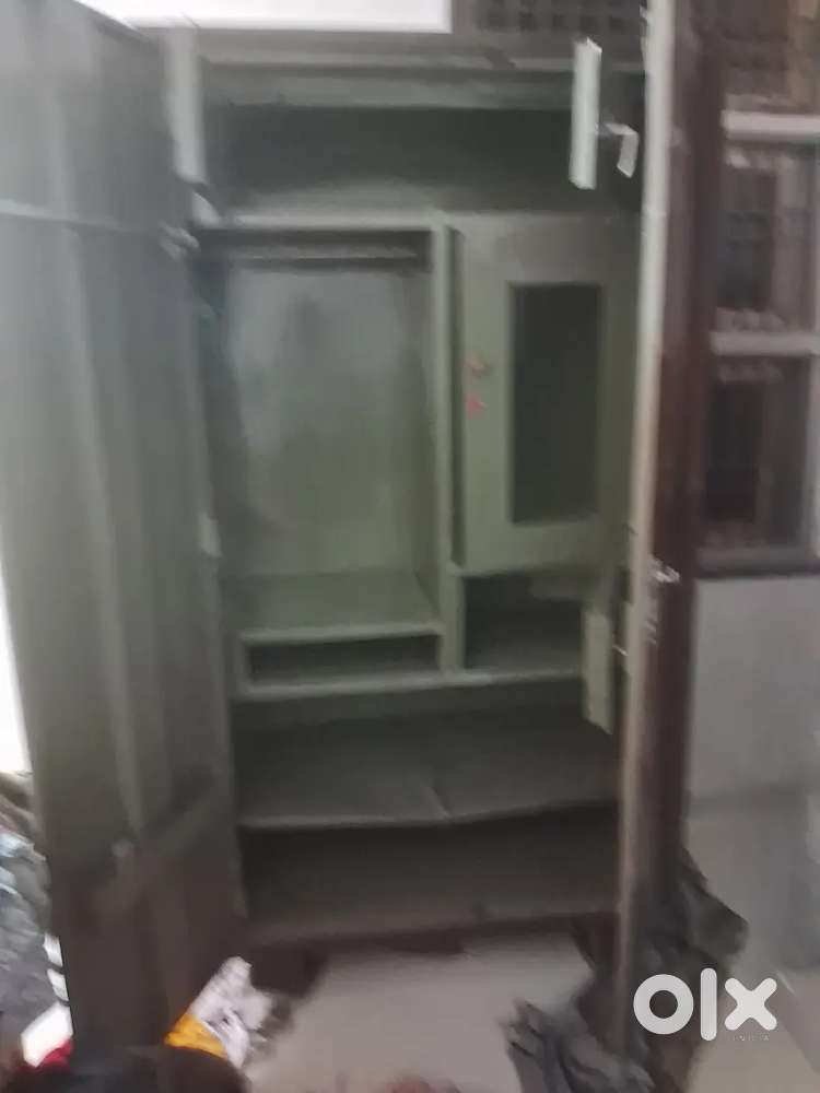 Big brown color Elmira in good condition with lots of space.