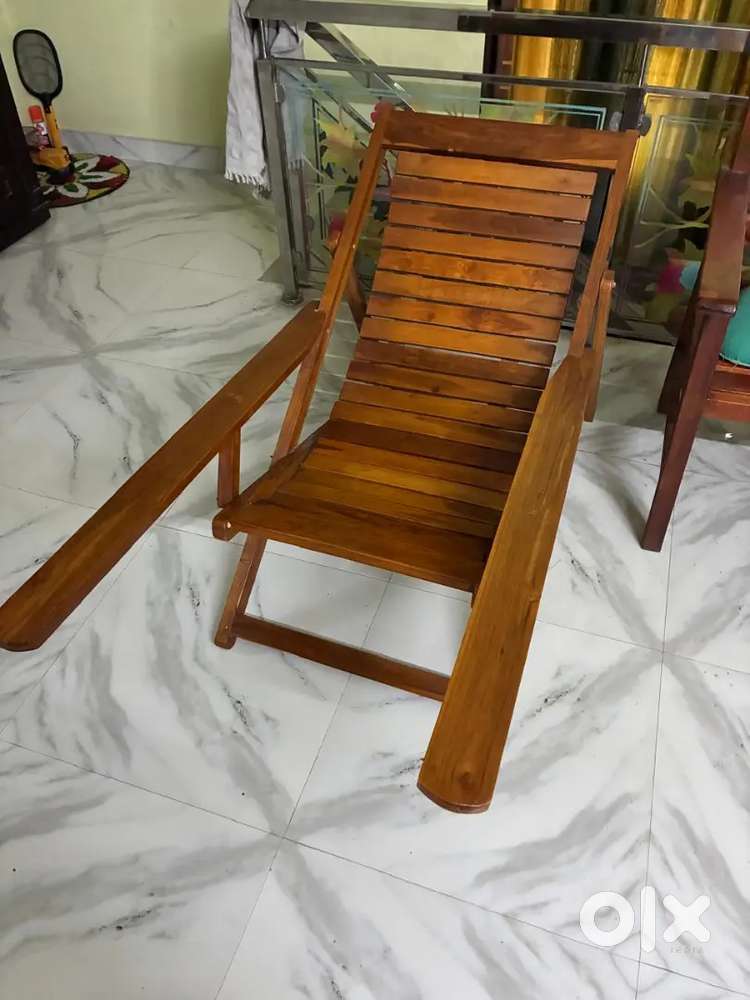 Wooden easier chair