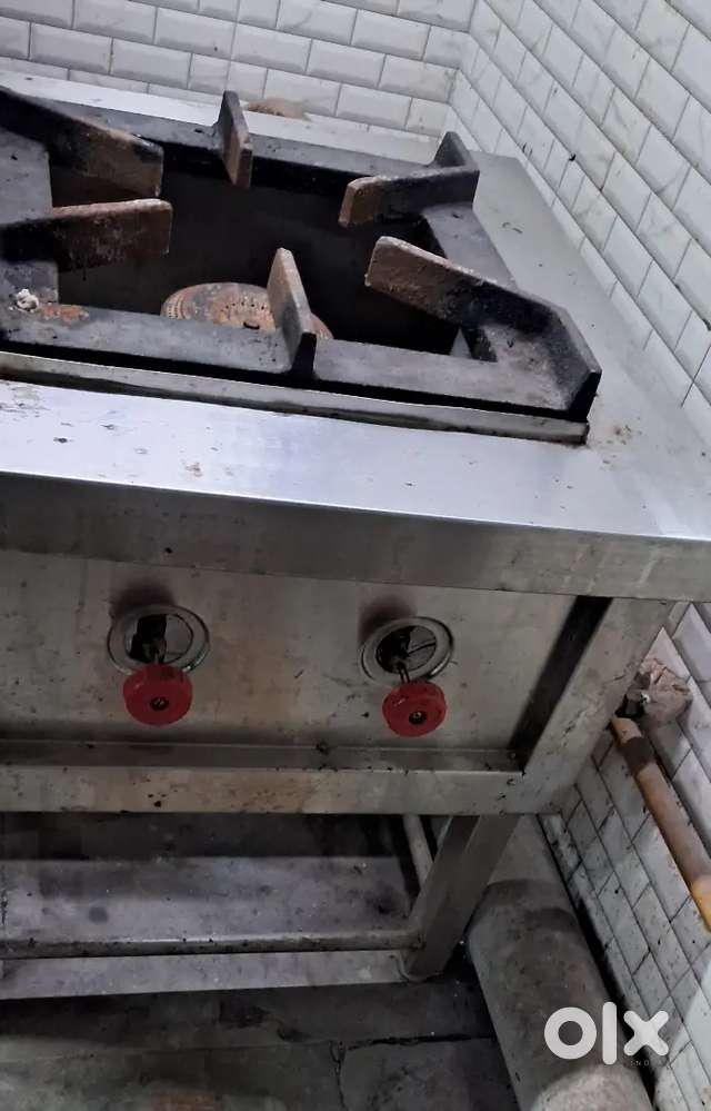 Big singel Gas oven for no using.  Good condition