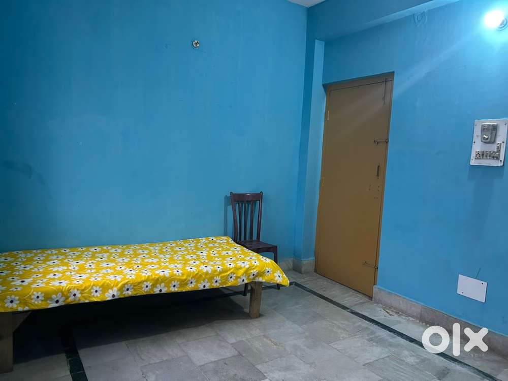 Baily roadNeed 2 Girls for pen guest roomate