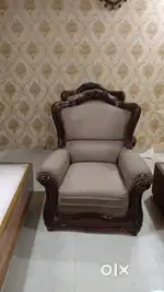 MAHARAJA SOFA SET 3+2 GOOD CONDITION
