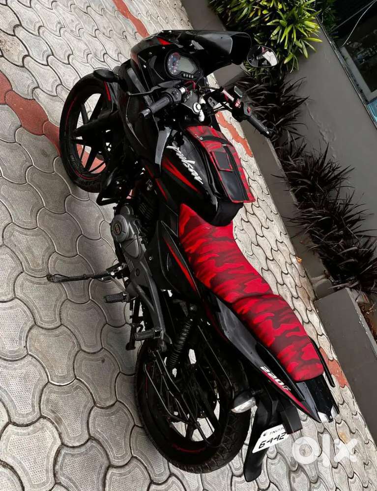 Pulsar 220f