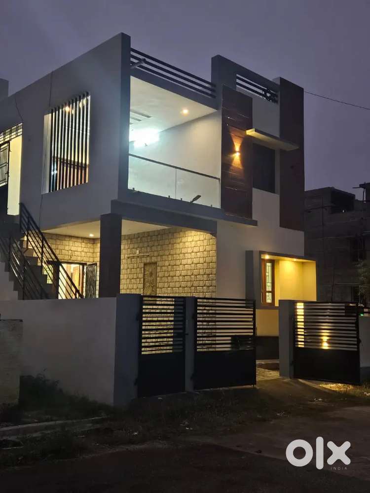 2BHK in GF and 2 BHK in FF in 4 cents land, total 2200 sq ft building