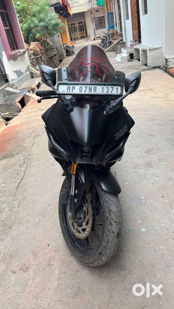 YAMAHA R15/V4 -DARK KNIGHT COLOUR