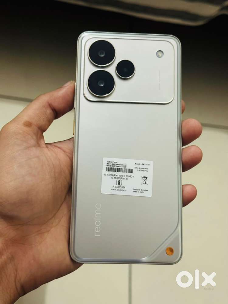 Realme p4 5g  128gb 4 days old   Without sim activate