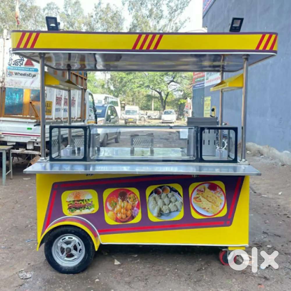 Momo seller