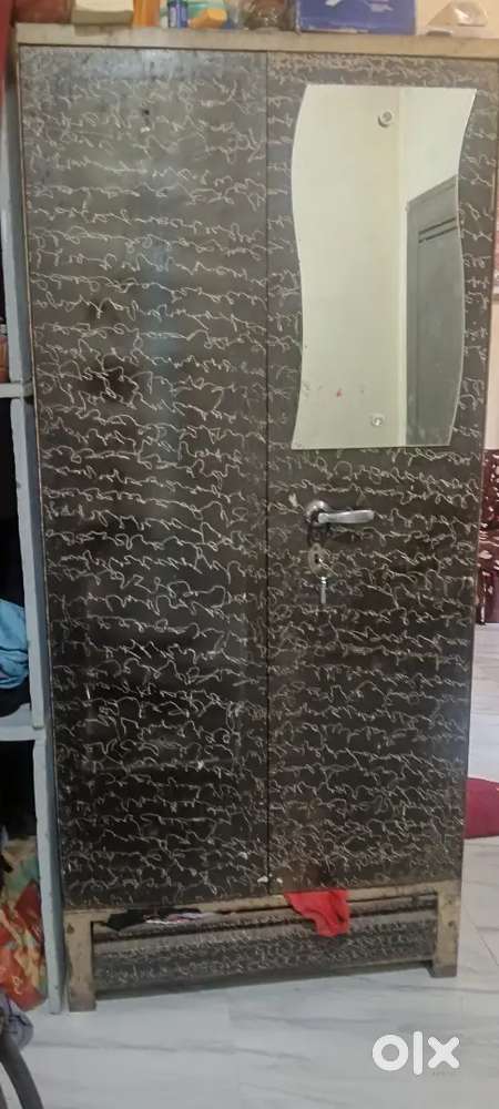 Almari acchi hai lohe ki