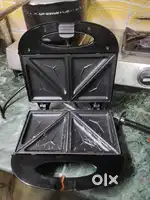 Bread toaster