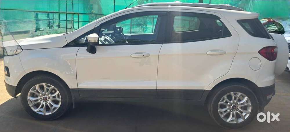 Ford ecosport 1.5 titanium with very good condition.. single owner