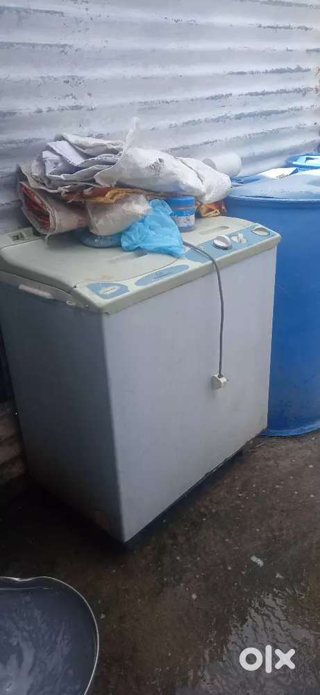 Ye washing machine bechni hai ye new hai ham isliye hamne new leliye