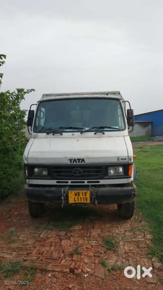Tata truck model 610