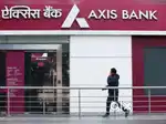 OPENING HIRING IN AXIS BANK VACANCIES ARE AVAILABLE.