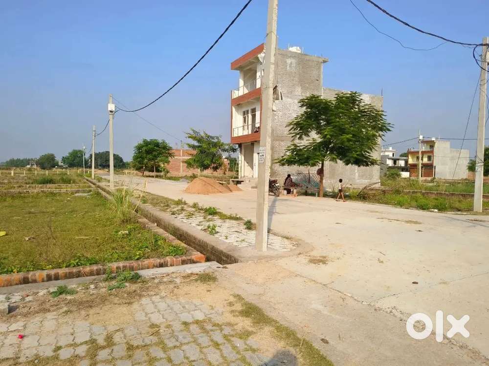 इकाना स्टेडियम प्लासियो मॉल  के पास आवासीय प्लॉट