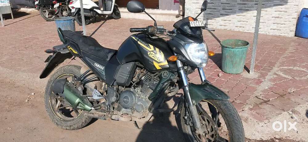 FZ-S, Green Yellow color