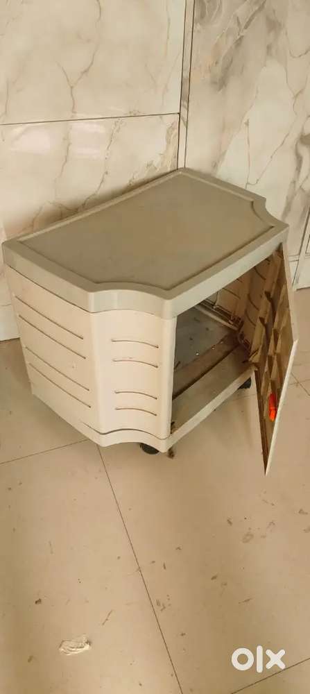 ₹400 battery and inverter case (plastic)