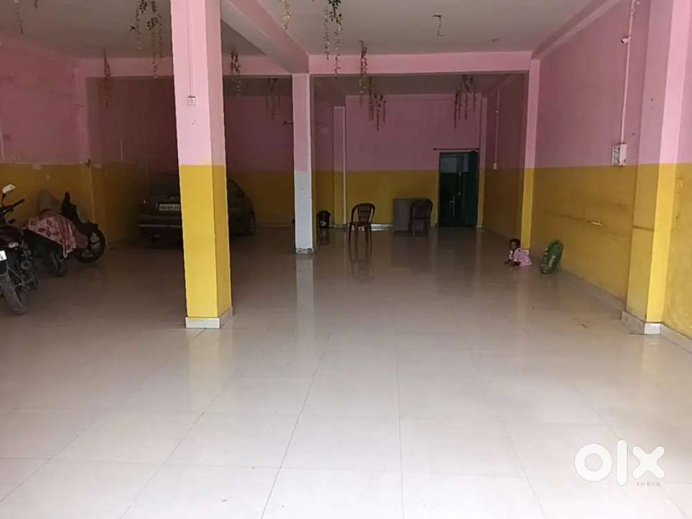 1500 sq feet full available for rent for showroom/office and bank