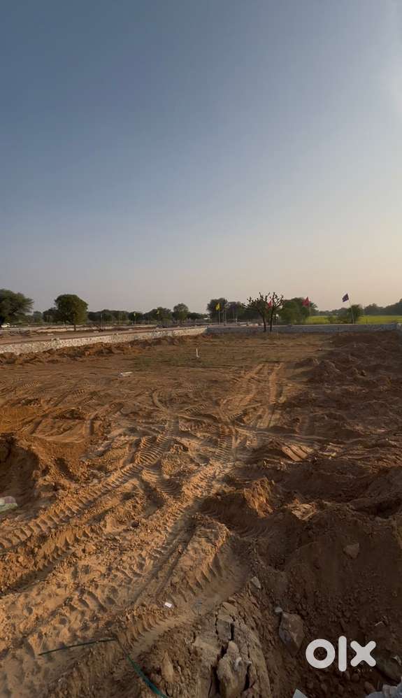 Premiuim plots with 160ft sector road inside township with 24/7 water