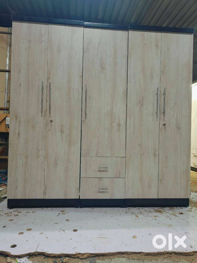AMEZING 5 DOOR WARDROBE - SPACE SAVER AND STYLISH