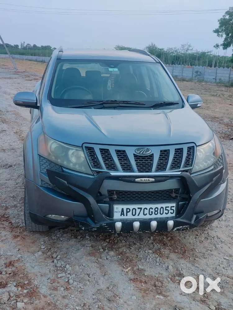 Mahindra XUV500 2015