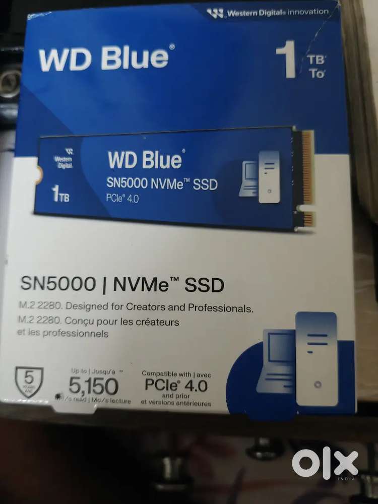 Western Digital (WD) Blue SN5000 NVMe SSD.