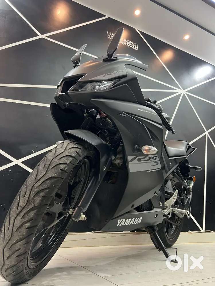 Yamaha R15 S V3