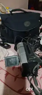 Sony handycam tape recorder wala hai branded sony cam.