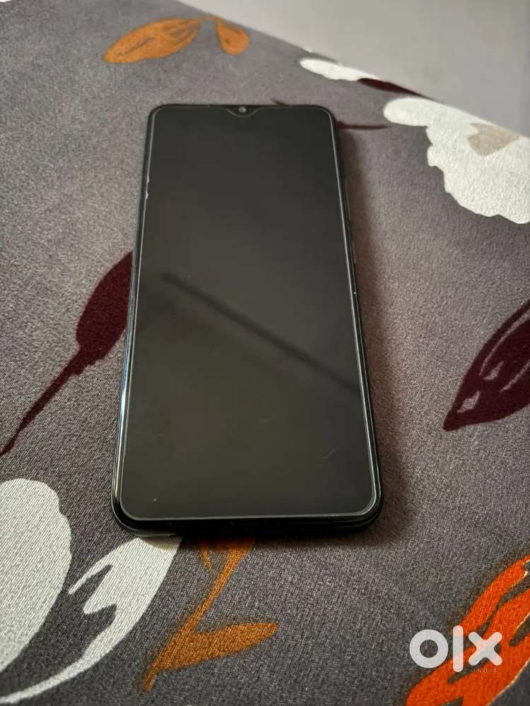 Realme c25y hai 4 or 64 gb ram only 2 year old